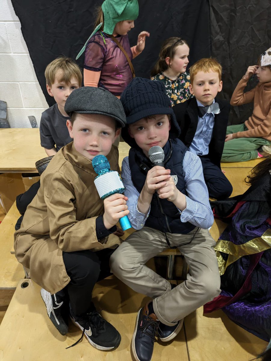 What a fantastic dress rehearsal for ‘Snow White and the Seven Jockeys’. Well done Year 3 and 4 👏🏼🎉. #ChoristerDrama #ChoristerYear3 #ChoristerYear4