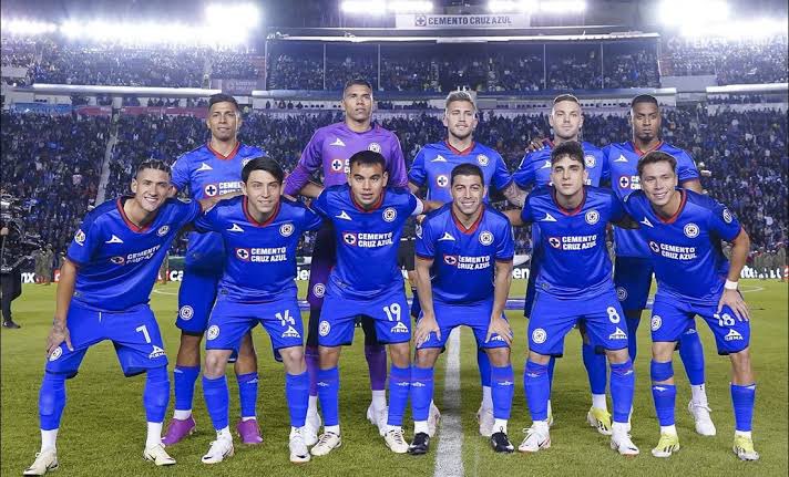 miguelcamara's tweet photo. ¡AZULES! 💙

¿Quién quiere boletos para el @CruzAzul vs Necaxa? 

Tengo pases dobles 🤩

@calientesports https://t.co/BwSeJVtSNE