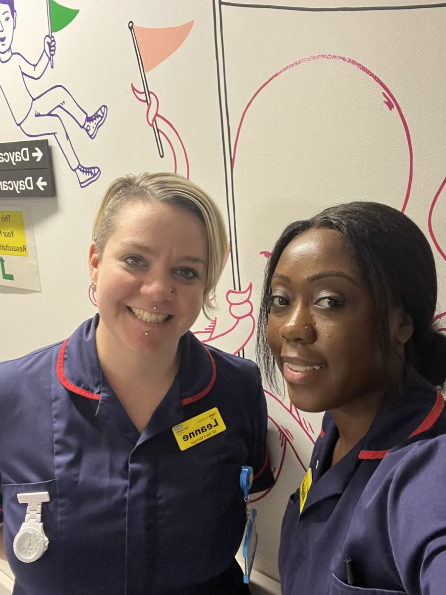 The idea of job sharing with someone was slightly worrying at first as there are some cons to it, but since meeting her there’s been nothing but positives! She’s literally my work bestie! 😀 were completely opposite but our partnership is awesome!! #jobshareworks #workingmothers