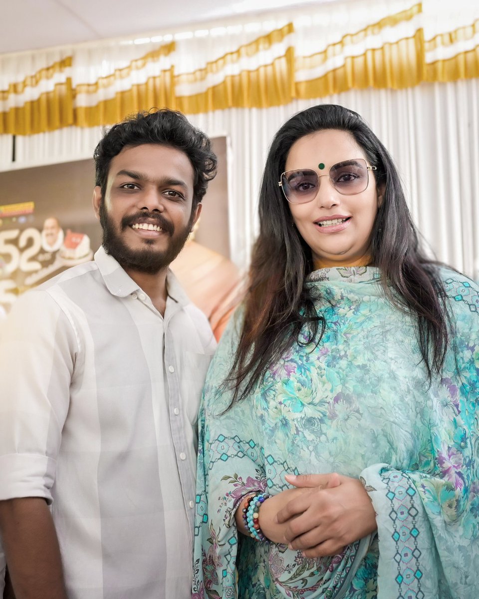 anasarshad21's tweet photo. ✨@shwethamenon https://t.co/GGkTEtG5Go