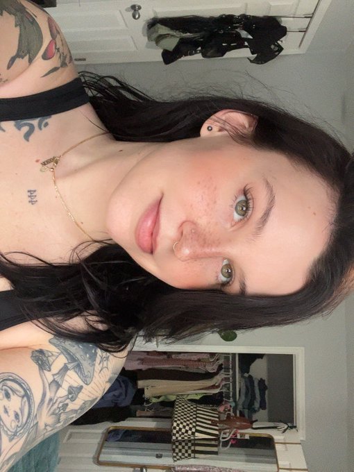 hey https://t.co/LBRzTPFMll