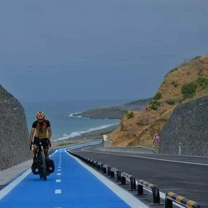 BicireporteraDF's tweet photo. Proponen un nuevo proyecto y surge la ilusión de una ciclopista desde Bahías de Papanoa hasta Zihuatanejo. 

Un ambicioso proyecto que posicionaría a la región de la Costa Grande de Guerrero en un nivel más alto de innovación e impulso al deporte.

#ElSueño

@ZihuaEnfoque https://t.co/isd5HnjXUd