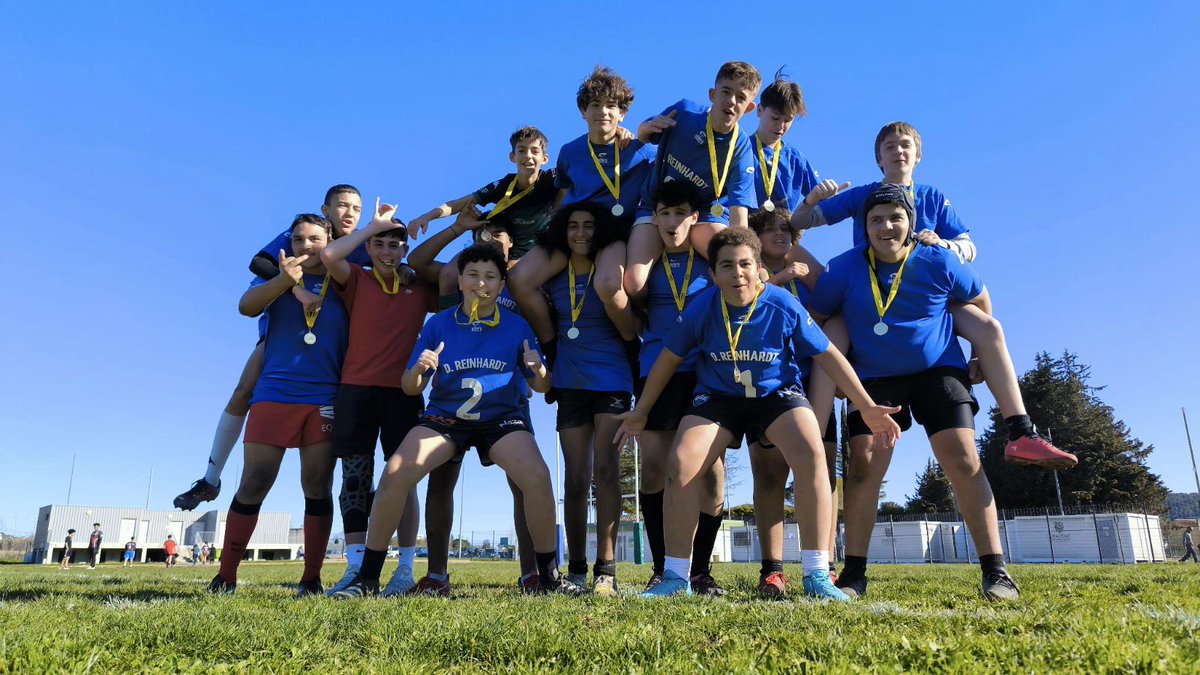 Félicitations à nos rugbymen de  l'association sportive Rugby du collège qui ont remporté brillamment le Championnat académique !
<a href="/NatachaChicot/">Natacha Chicot</a> <a href="/dasen_sieye/">Mathieu Sieye</a> <a href="/RCTofficiel/">RCT – Rugby Club Toulonnais</a>