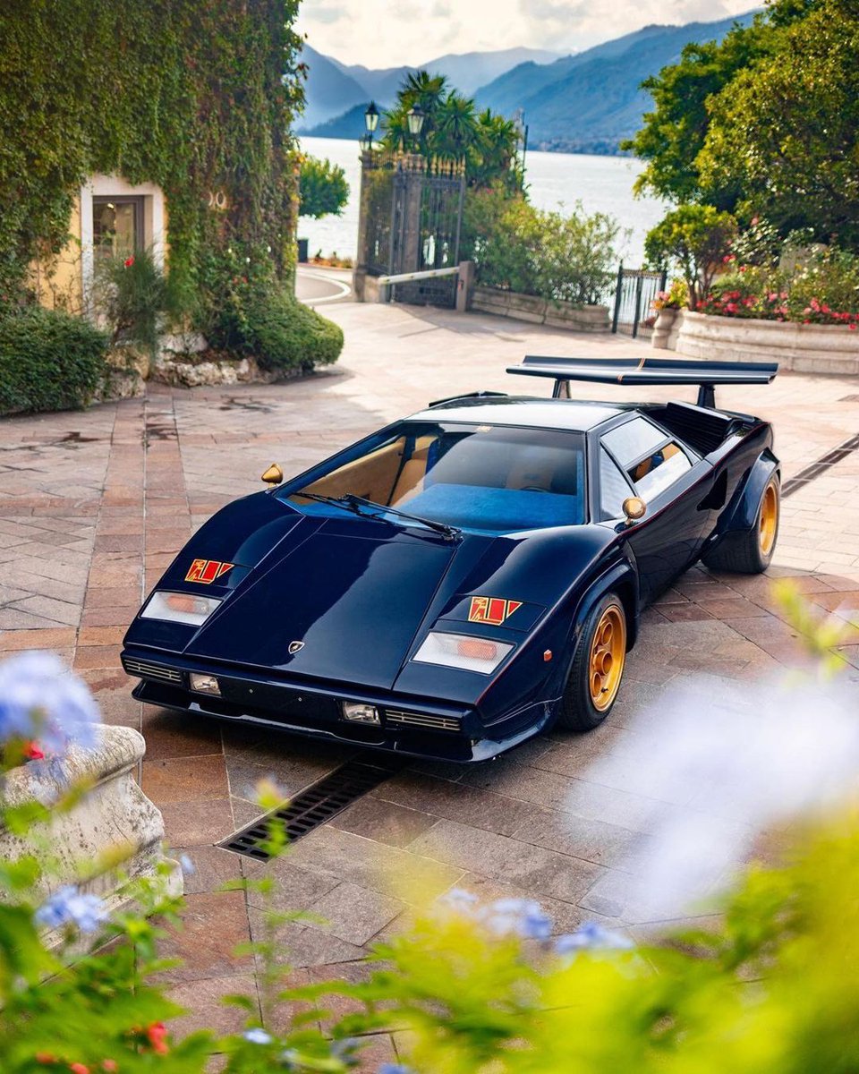 LordLandsem's tweet photo. Marcello Gandini, the greatest car designer of all time has sadly passed away. Rest in peace Maestro, you gave the world more beauty than anyone else. https://t.co/rfJ9xl9ThS