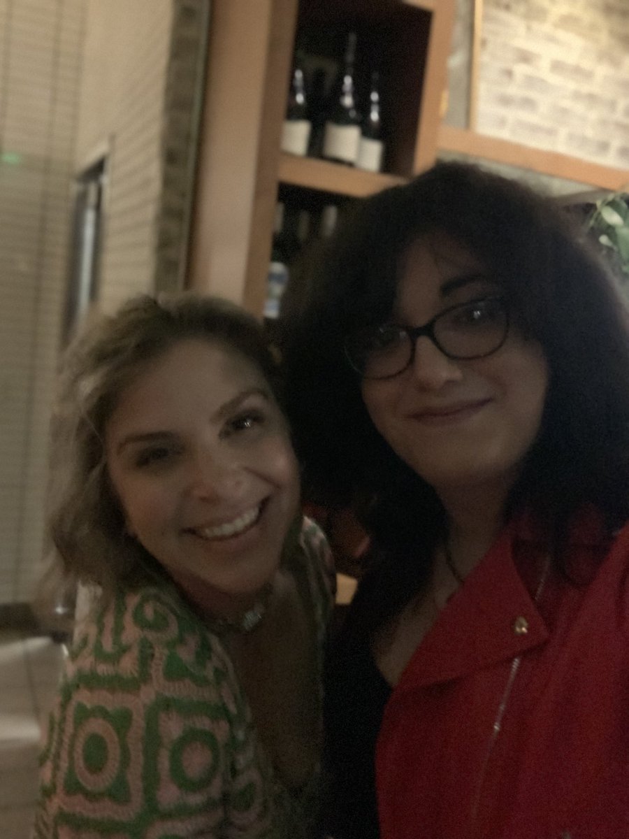sulistoryart's tweet photo. also had a lot of fun meeting and hanging with the wonderful voice talent!! hoping to keep in touch with them ☺️ special thanks to @alexakahn, @kausartheperson, and mi hermana @ElvisBadger for sticking with me throughout the night!! https://t.co/TvTgDJwdl3