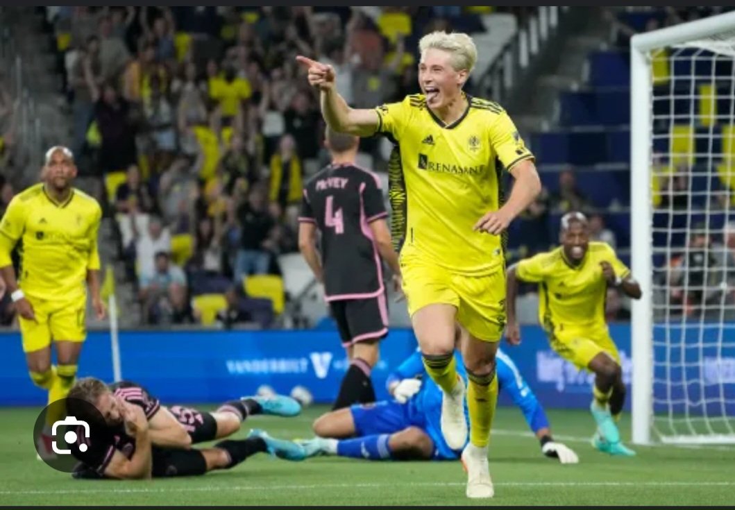 amykhinton's tweet image. It’s @NashvilleSC game day!!!!! Retweet with your favorite McNaughty picture! #EveryoneN