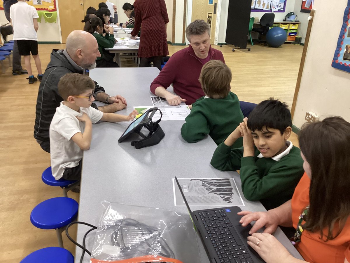 HighwoodPrim5D's tweet photo. A lovely afternoon of reading activities for Year 5 SPLAT. Thank you all parents and carers who were able to attend, we hope you enjoyed it 😁 https://t.co/gpb6suaVOD