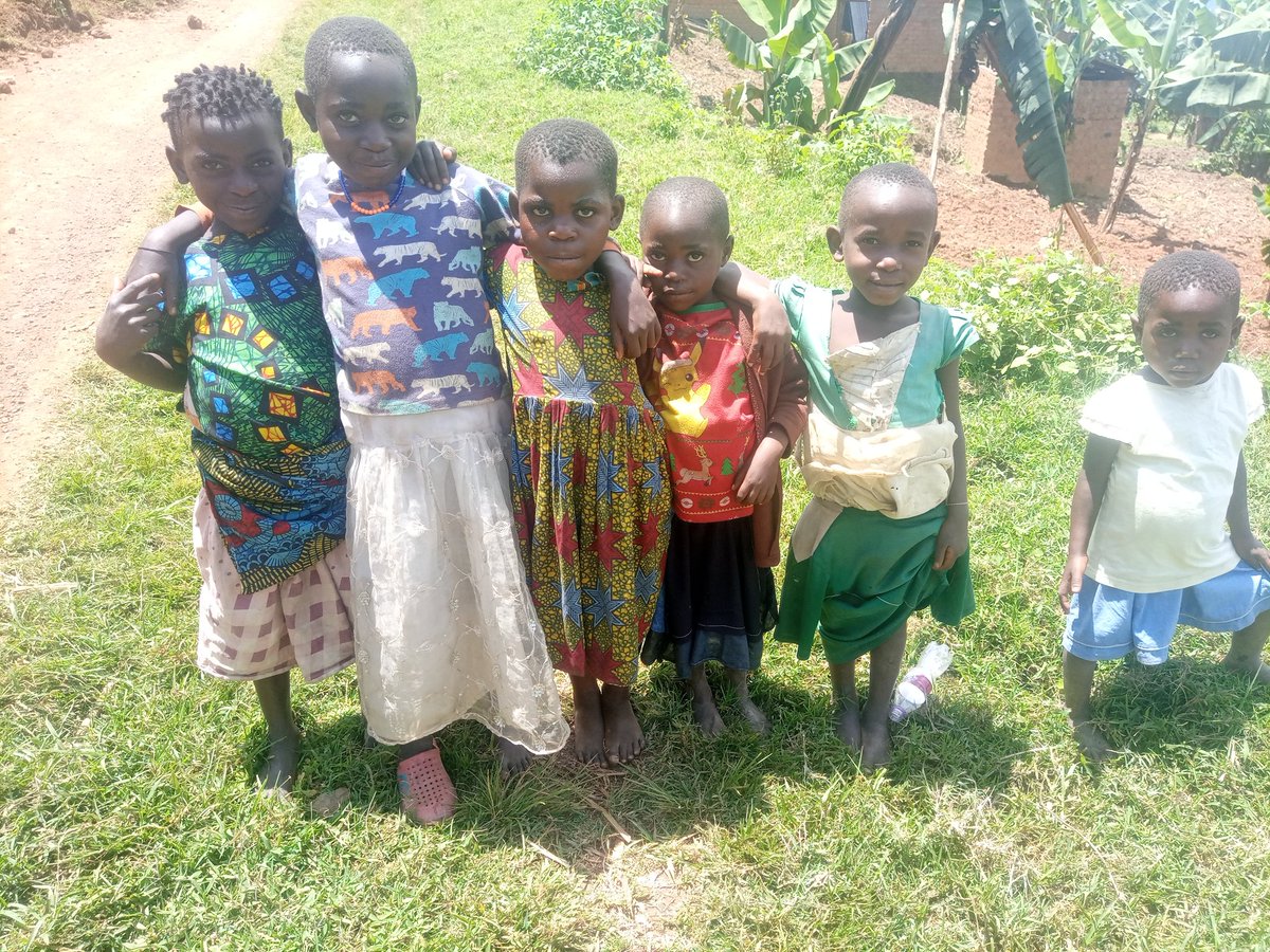 childrenofbatwa's tweet photo. This is children of batwa https://t.co/jFXshJeKCN