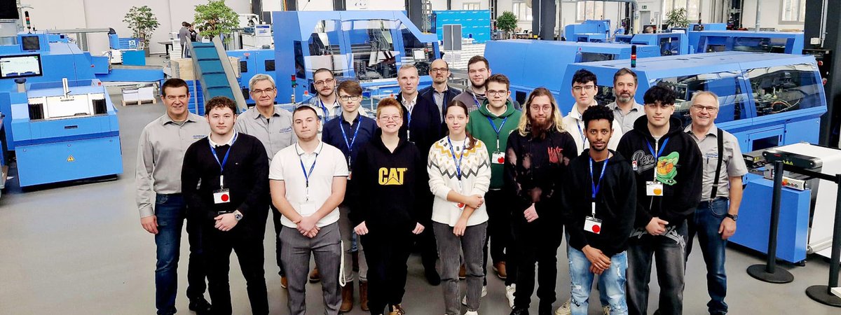 MullerMartiniNA's tweet photo. An excellent blend of theory and practice: 15 students from the master class for bookbinding technology from Munich visited Müller Martini in Zofingen. Read more at https://t.co/dCGdh5xHEj
#mullermartini #yourstrongpartner #innovation #print #printmanagement #printprocessing https://t.co/nFroneJl4v