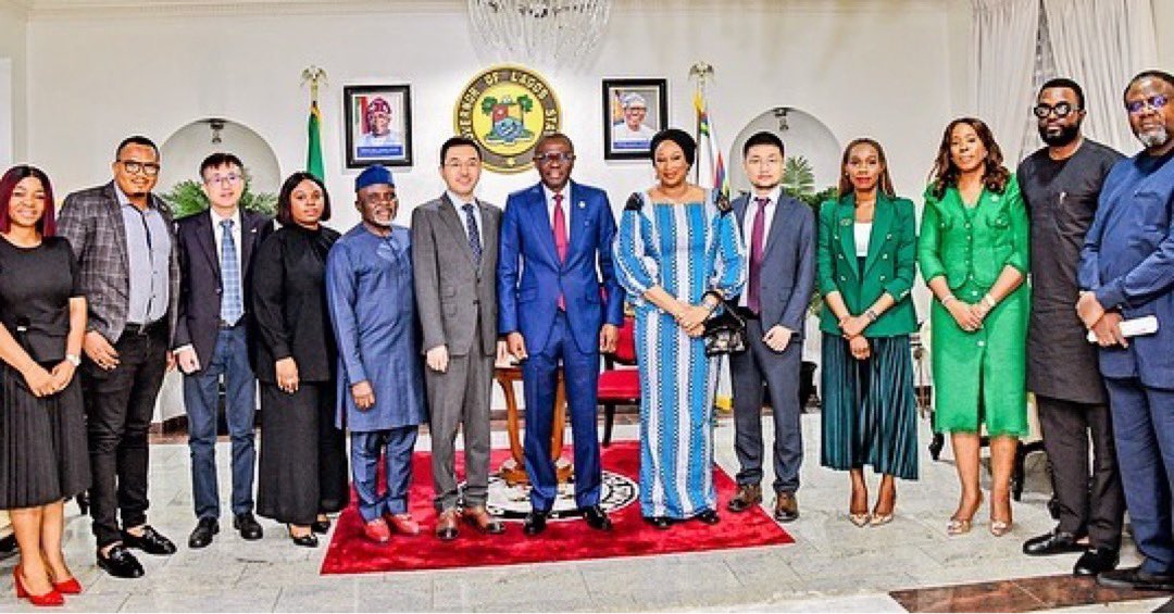 On Tuesday, I joined Mr Governor, @jidesanwoolu to receive the management of Lekki Deep Sea Port who were on a courtesy call to the governor at Lagos House, Marina. 

#jidesanwoolu #MCIC #Lasg #lsdp2052 #ForAGreaterLagos