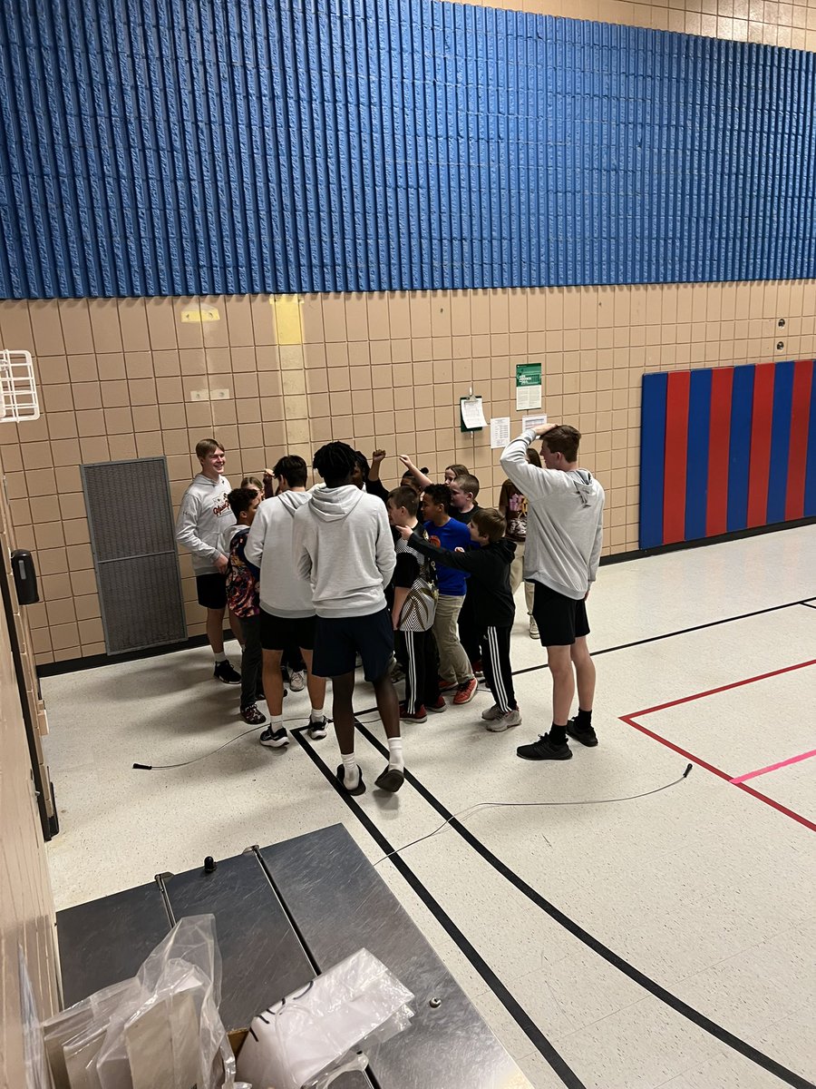 Rider_Hoops's tweet photo. We’ve had a jammed packed day. Our boys #served at Oscar Howe Elementary with the 5th graders!!  

They did AWESOME!! 

#ALLIN https://t.co/3QGVo9gnFu