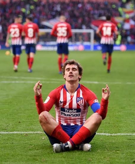 Um minuto depois do gol da Inter, quem apareceu?

O maior artilheiro da história do Atlético de Madrid.

Decisivo, versátil, criativo e goleador.

Já jogou de 2° atacante, falso 9, ponta, meia... e rende em todas.

Que CRACAÇO é Antoine Griezmann.