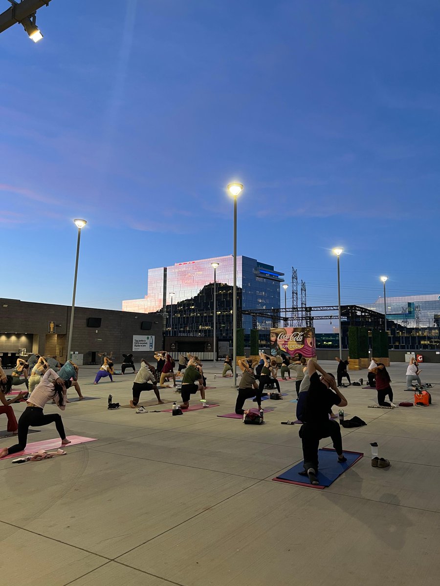 Reminiscing on cotton candy skies at #StadiumYoga a few weeks ago. Can't wait to see you all back on the mat next week! 🧘‍♀️

#asu365cu #tempe #sundevilfootball #freeyoga #phoenixyoga #tempeyoga