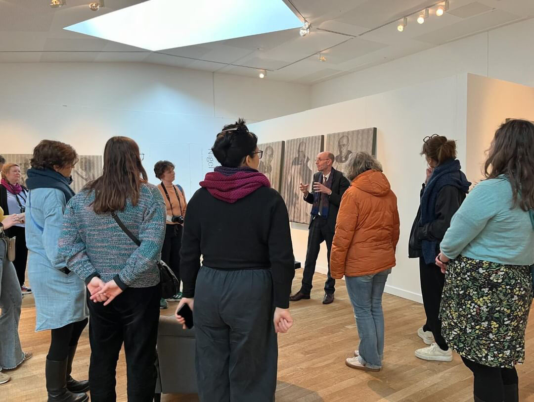 Lovely to visit @Ruthin_Crafts today where Nigel Hurlstone introduced the delegates to his exhibition ‘The Wind From the Feet of the Dead’ which runs until 17 March 😍 @FlandersArts @DLL_Central @Arts_Wales_ @BetsiCadwaladr