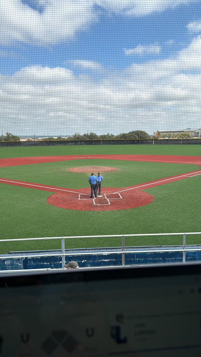 Back on GSN with <a href="/GlennHSBaseball/">GHS Grizzly Baseball</a> vs <a href="/LehmanLobosAth/">LHS Lobos Athletics</a> first pitch at 1PM CST. Watch for FREE on GSN meridix.com/event/246208

Allan Cepeda and <a href="/EJSanchez22/">EJ Sanchez</a> on the call.
