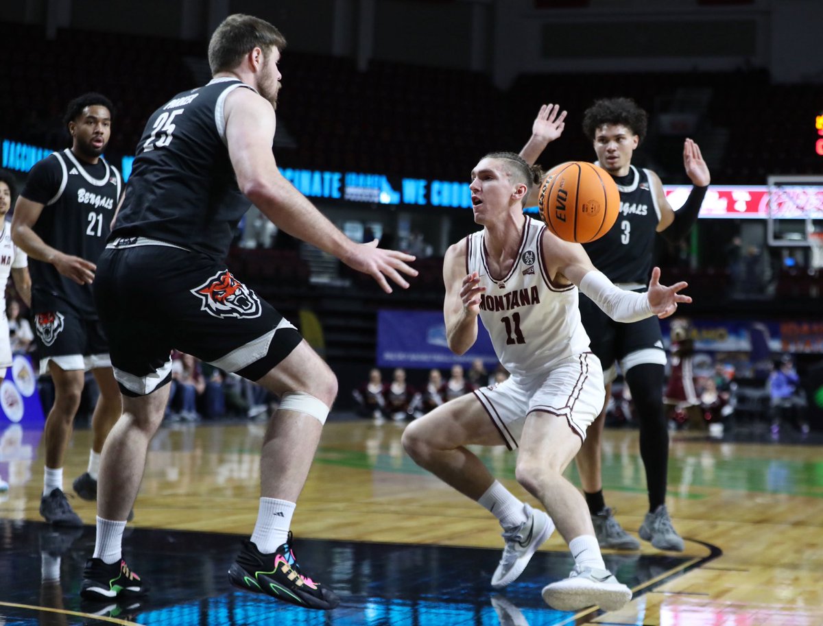 For the first time since 1986, it’s #GrizHoops vs #MSUBobcatsMBB for all the #BigSkyMBB marbles and a bid to #MarchMadness Thanks to all this week! 📸 ⁦@Brooksnuanez⁩ 🔏 ⁦@AndrewH202⁩ 📻 ⁦@VoiceoftheGriz⁩ ⁦@Gillogly⁩