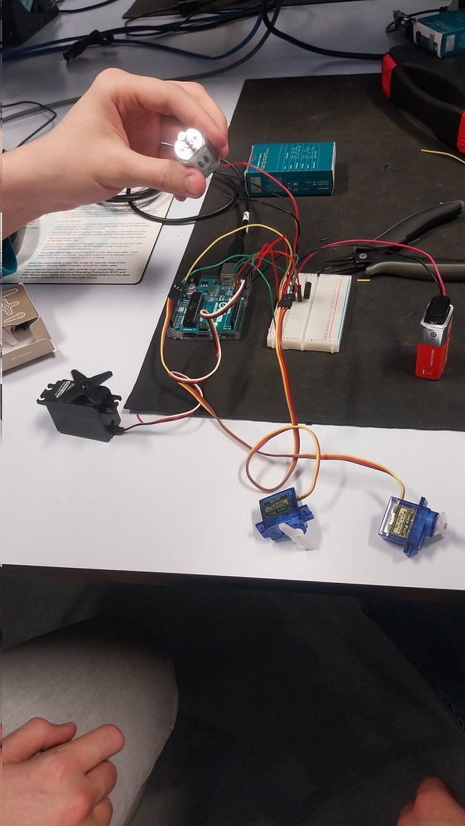 Electronics with Jon (@electronicsjon) on Twitter photo Another well attended #DiamondWednesdayTUOS #Diamondplus session today. Getting to more advanced work looking at controlling servos via PWM. <a href="/TUoSEEE/">Electronic and Electrical Engineering at Sheffield</a> <a href="/ShefACSE/">ACSE at Sheffield</a> <a href="/SheffUniEng/">EngineeringSheffield</a> <a href="/shefcompsci/">Sheffield Comp Sci</a> Another well attended #DiamondWednesdayTUOS #Diamondplus session today. Getting to more advanced work looking at controlling servos via PWM. <a href="/TUoSEEE/">Electronic and Electrical Engineering at Sheffield</a> <a href="/ShefACSE/">ACSE at Sheffield</a> <a href="/SheffUniEng/">EngineeringSheffield</a> <a href="/shefcompsci/">Sheffield Comp Sci</a>