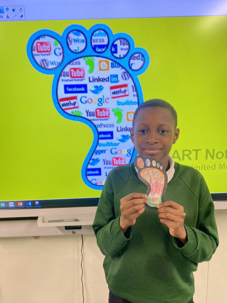 Discovery_Y4's tweet photo. This afternoon, our digital 💻 citizens were thinking about their online footprints 👣 and what advice 🗣️ they would give to help others to make good 👍 choices online and to stay safe 💪 #Year4 #DPS #Digitalfootprint #PauseandThink #StaySafe #BeKind https://t.co/H7oAI3MPNX
