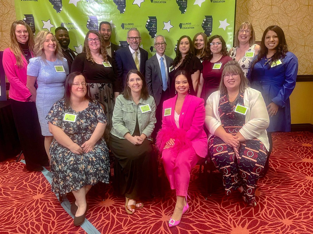 ISBEnews's tweet image. .@TonySandersSupt and @StevenIsoye joined the 2024 Teacher of the Year Cohort at the annual Teacher of the Year Finalist Reception on March 9 in Bloomington to celebrate some of the state's best and brightest educators.
 
#ILSTOY24