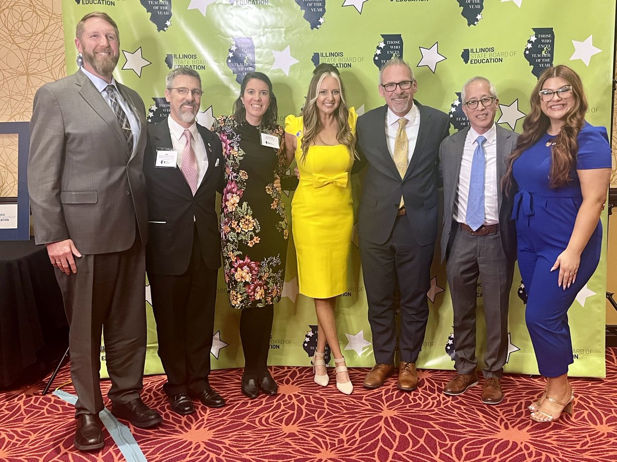 ISBEnews's tweet image. .@TonySandersSupt and @StevenIsoye joined the 2024 Teacher of the Year Cohort at the annual Teacher of the Year Finalist Reception on March 9 in Bloomington to celebrate some of the state's best and brightest educators.
 
#ILSTOY24