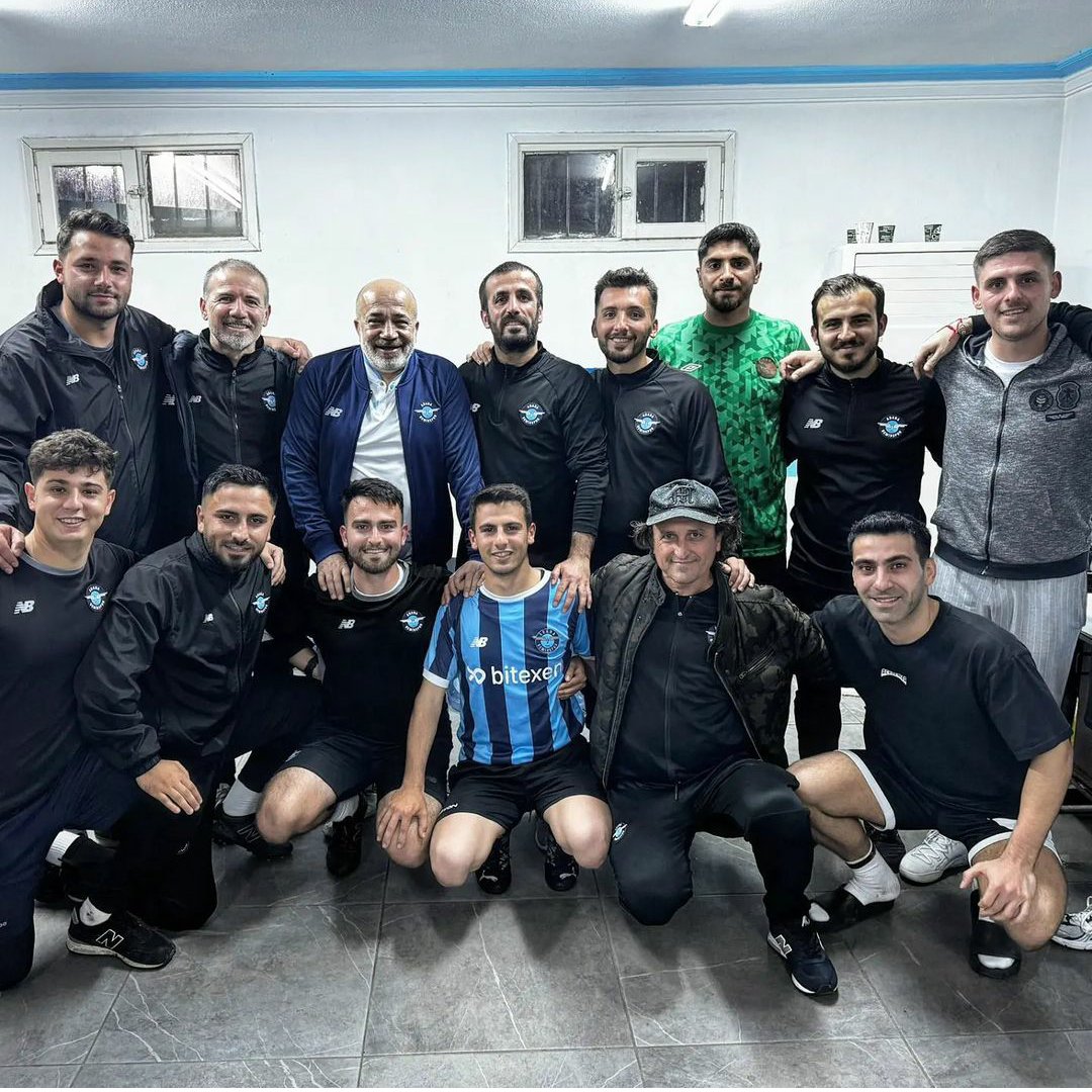 aydogduilhan47's tweet photo. Murat Sancak Başkanımızla İftar Sonrası Keyifli Bir Maç ☇💙🔥💪
#iftar #ramadanmubarak #Ads #adanademirspor 
@MuratSancakMt @AdsKulubu @ADSAkademi @Aliiataa https://t.co/8QFVutX6y8