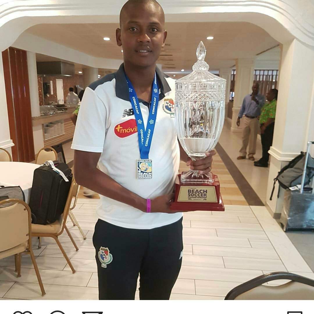 Danieldannymore's tweet photo. Descansa en paz, Adalberto Guzmán 🕊️

Adalberto Guzmán, gracias por dejar el nombre en alto de Panamá en el fútbol playa y el fútsal.

"Adalberto Guzmán, además de ser un gran portero, eras una persona humilde y simple del barrio. Tú perdida deja un vacío en Panamá". https://t.co/a8zuAPZ9x8