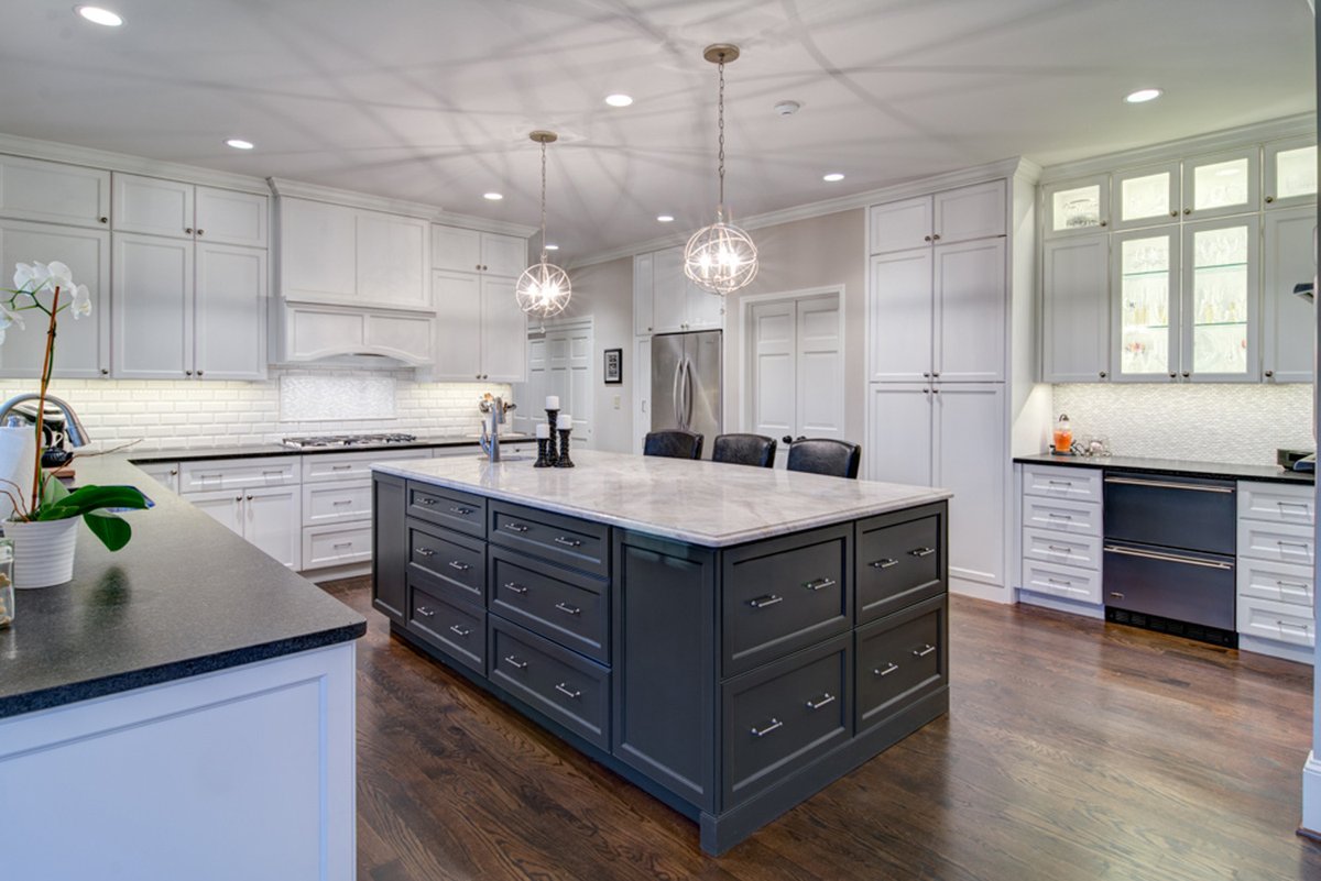 The kitchen is the place to be. Among renovators, 42% added an island seven feet or longer, up from 38% last year. (Houzz Kitchen Trends Study) #kitchen #kitchenrenovation #kitchenisland #kitchencabinetry