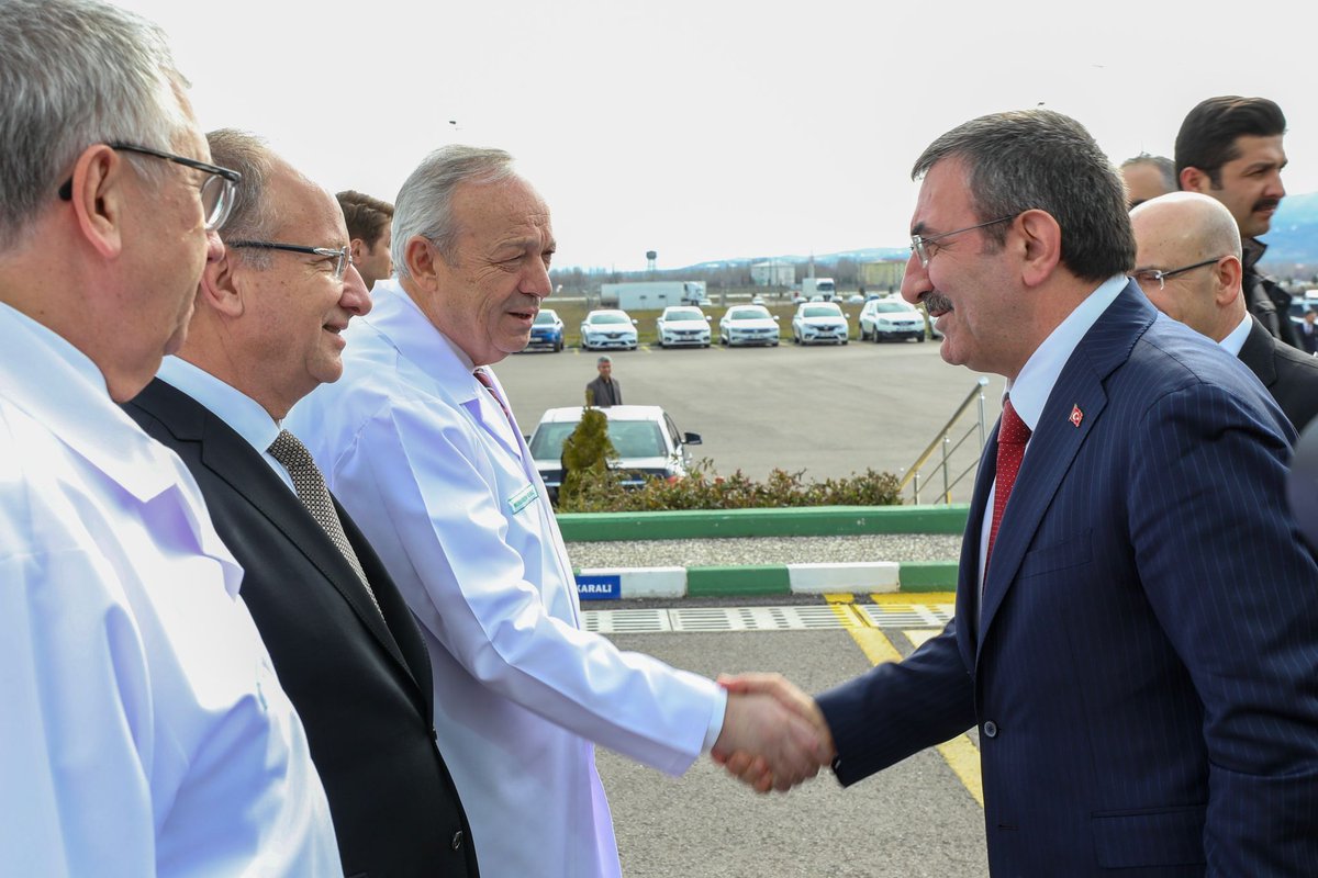 ahusta07's tweet photo. Cumhurbaşkanı Yardımcımız Sayın @_cevdetyilmaz beyefendi, Hazine ve Maliye Bakanımız Sn.  @memetsimsek bey ve beraberinde Milletvekillerimiz @FeyziBerdibek1, @Korkutata_Zeki ile birlikte üretim ve istihdam açısından şehrimize önemli bir katma değer sunan SÜTAŞ Entegre Tesislerini ziyaret ederek SÜTAŞ Yönetim Kurulu Başkanı Muharrem Yılmaz'dan bilgi aldık