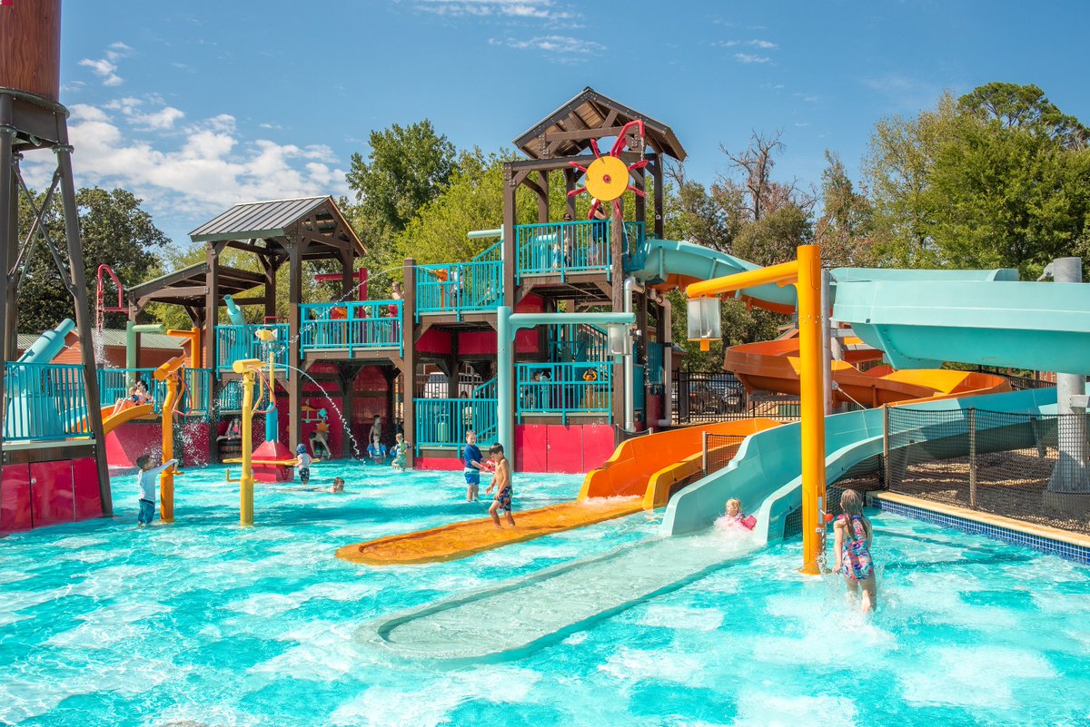 Did you know Life Floor can be fully submerged in underwater applications? Read about Yogi Bear’s Jellystone Park - Tyler, TX: lifefloor.com/yogi-bears-jel… #aquatics #campgrounds #yogibear #inclusivity #themedentertainment #waterparks 📷 PC: InterActive Play Waterparks
