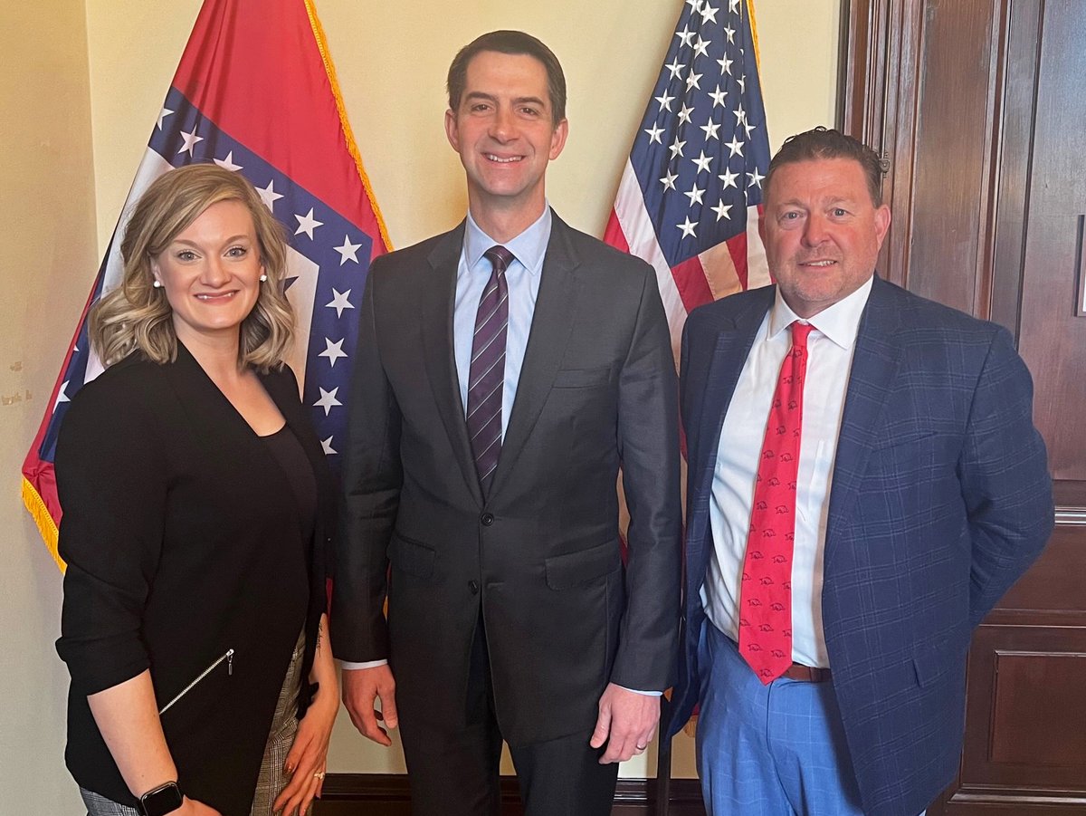 Thank you @SenTomCotton for meeting with Arkansas treatment court Judge Thomas Smith and graduate Kyra yesterday to hear about the importance of lifesaving treatment court programs! We're grateful for your support.