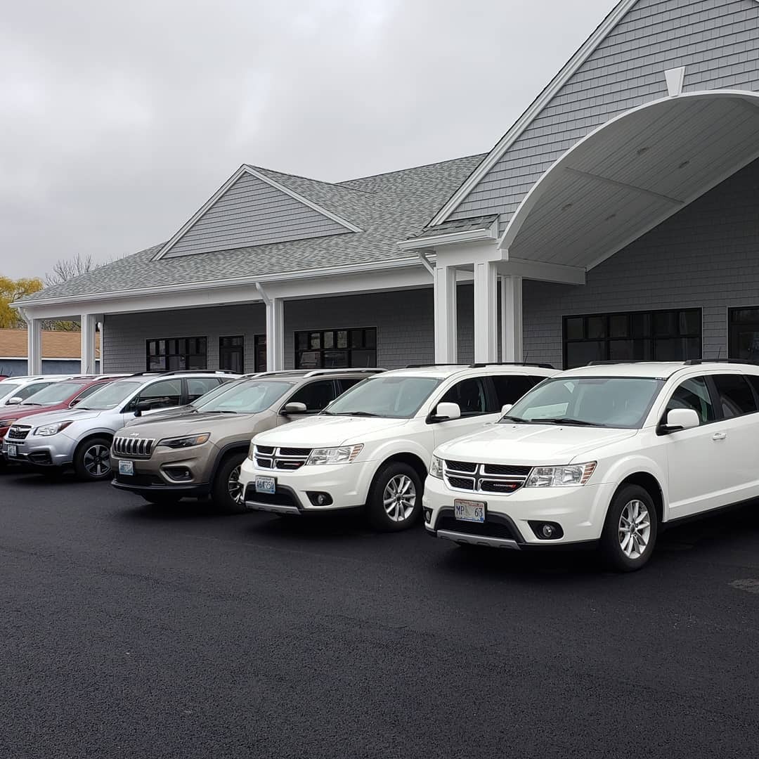 CHRISAUTOINC's tweet photo. Gear up for your teen's big game with a spacious passenger van rental from Christy's Car &amp; Truck Rental! Load up the team, equipment, and snacks with ease, and roll into the stadium ready to cheer. Visit our website to start your reservation today! https://t.co/fBsHxGsvbe https://t.co/ecDlALK68v