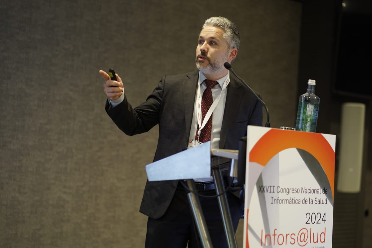 SEISeSalud's tweet photo. Sesión Tecnológica 5.Don Adrián Rodrigo Salas,
de @infoGMV_es, expone su herramienta de soporte a la prescripción farmacológica para el SES que incorpora la información genética a las condiciones clínicas y tratamiento del paciente
#SEIS #inforsalud24 https://t.co/maMWJZUtTt