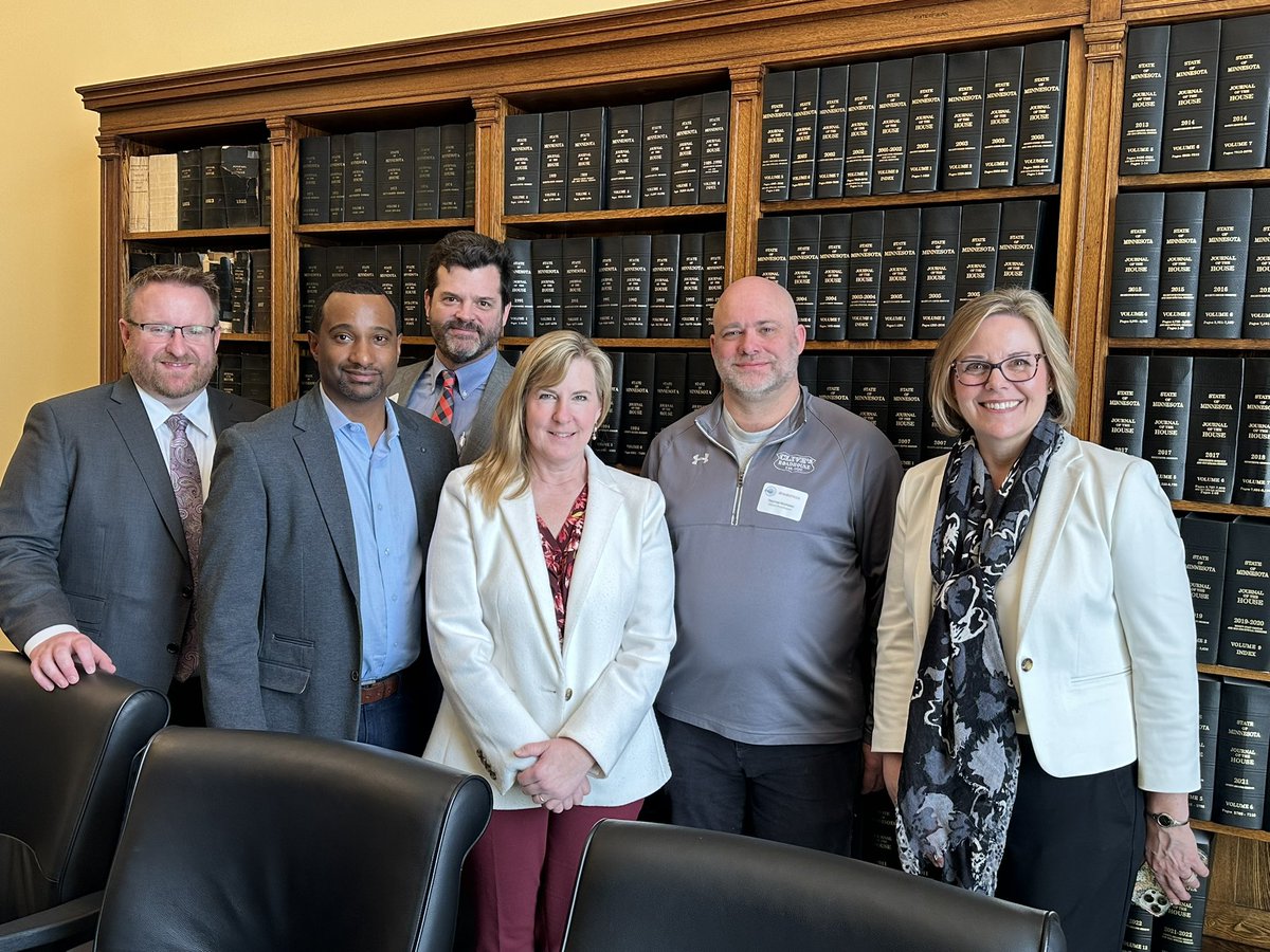 Hospitality_MN's tweet photo. Thank you, Speaker Hortman, for meeting with our members today to discuss what matters most to the hospitality industry. 

We are excited to continue the conversation as session progresses!

#mnleg #HMDATC24 https://t.co/9MoF9THkTG