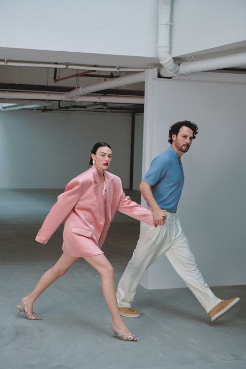 esbilgicetkinlk's tweet photo. #EsraBilgiç ve #BirkanSokullu’nun kapağında yer aldıkları #ElleLove dergisi yayında!💖
https://t.co/dXpv6NjGsH https://t.co/RVV6nULG97