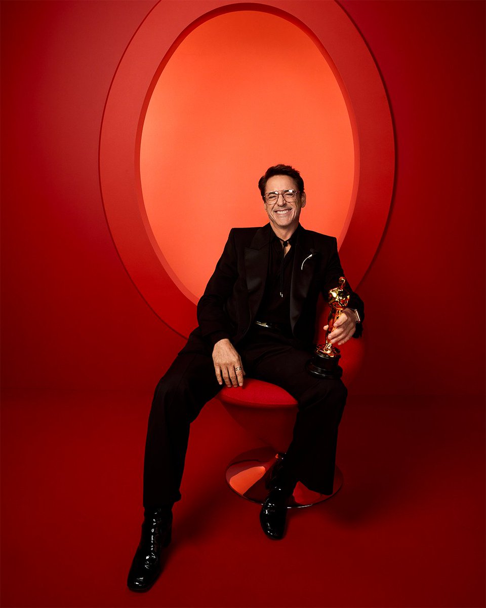 TheAcademy's tweet photo. He is...I̶r̶o̶n̶ ̶M̶a̶n̶ an Oscar winner!

Robert Downey Jr. with the Best Supporting Actor Oscar for his performance as Lewis Strauss in 'Oppenheimer.' #Oscars 

Photo Credit: Matt Sayles https://t.co/d057eYCBzF