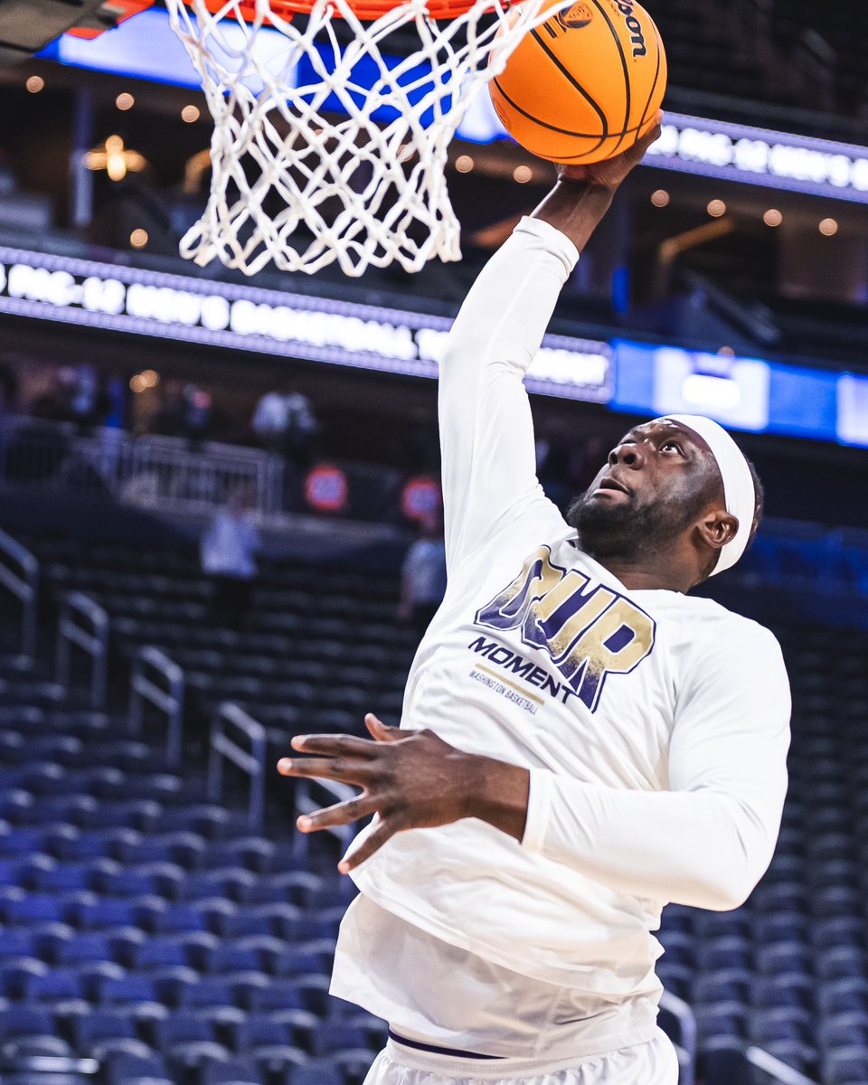 UW_MBB's tweet image. Rise n’ shine! We’ve got hoops on deck!

#TougherTogether x #Devoted