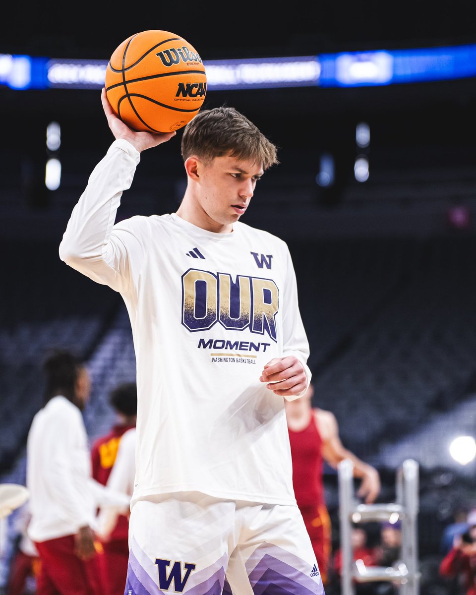 UW_MBB's tweet image. Rise n’ shine! We’ve got hoops on deck!

#TougherTogether x #Devoted