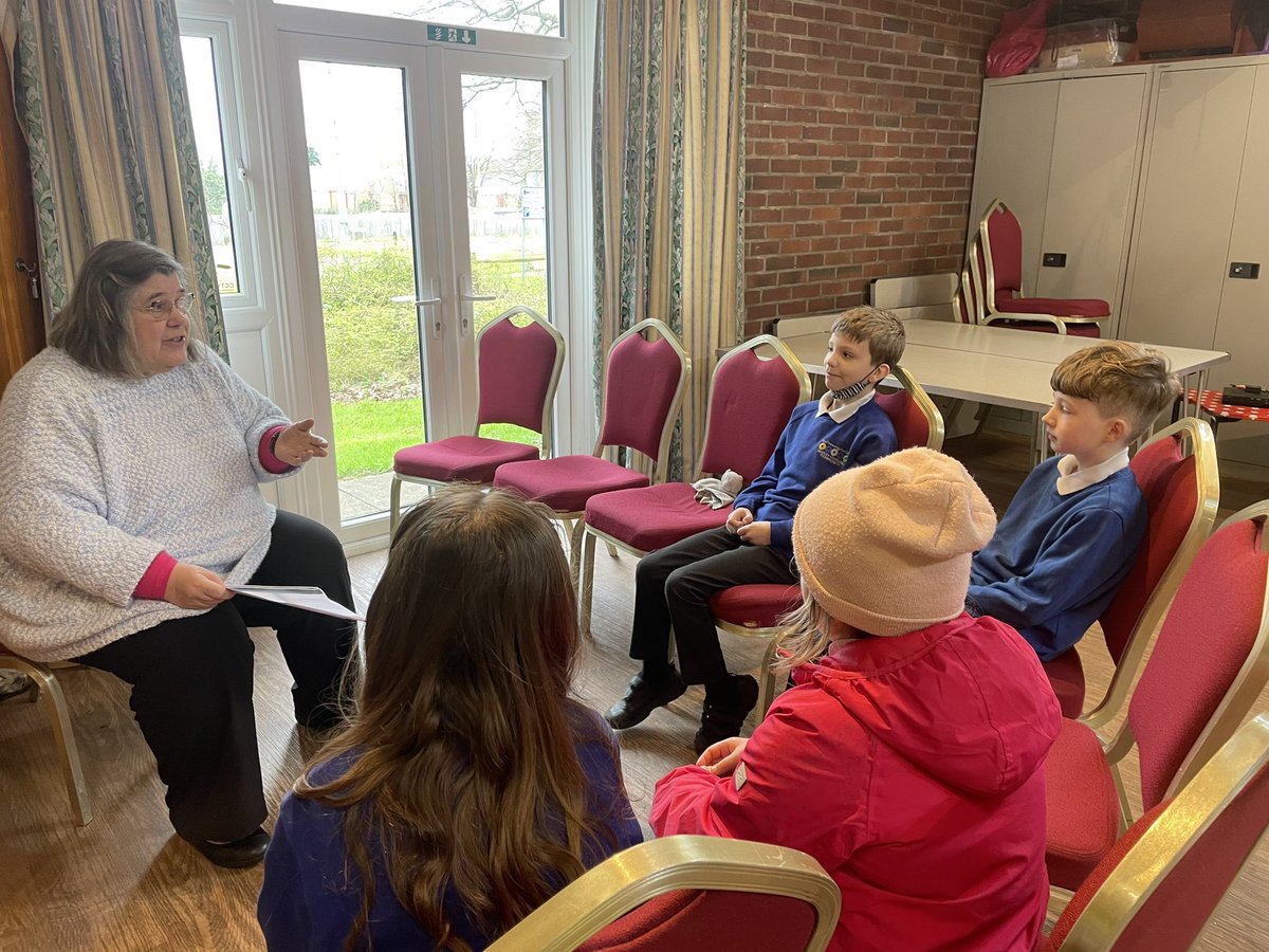 MissNorton5's tweet photo. We had such a lovely time at the church today learning about the Easter story and what forgiveness means to Christians. @HLC_Primary https://t.co/4bzfqHvXwR