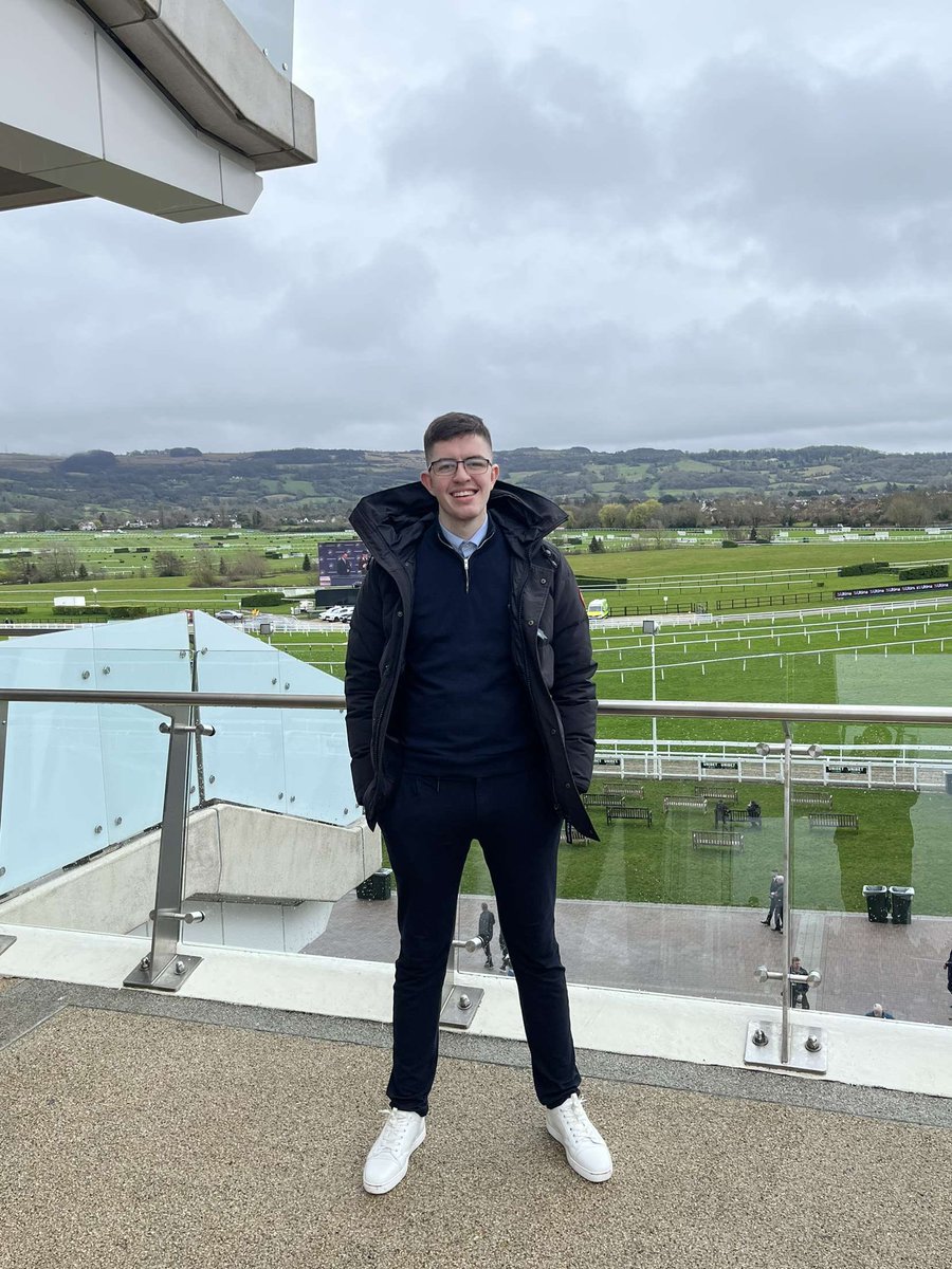 Nothing compares to this place 😁

Today was a big day for me, with Ballyburn at 8/1 and Fact To File at 33/1 in the ante post book 💪🏻💰 

Cheltenham until next time over and out 🫡

#CheltenhamFestival2024