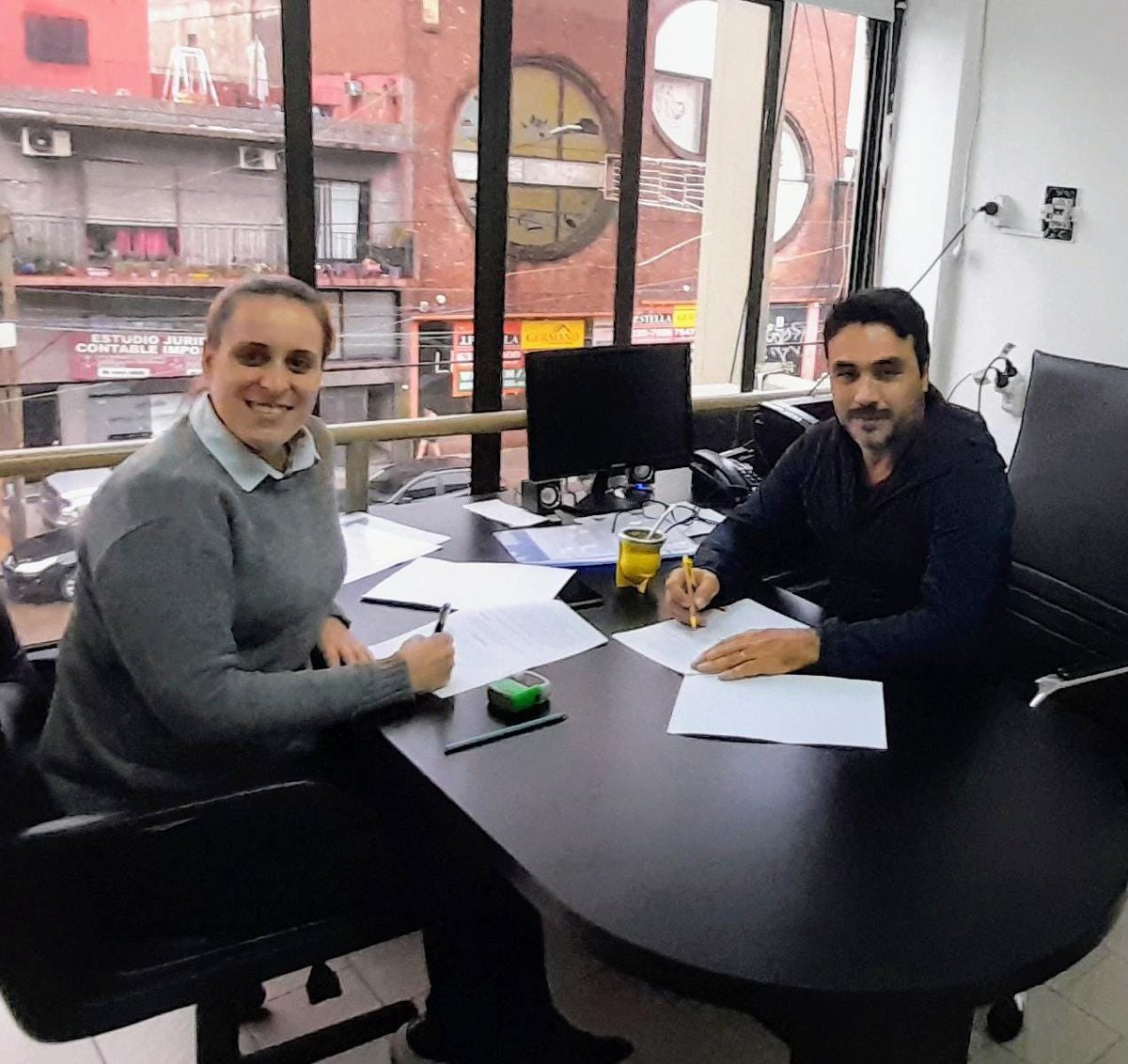alefinocchiaro's tweet photo. Basta de perjudicar a los chicos! Gracias @ferreyradilella y @nrperuyera por acompañar desde el Concejo Deliberante y el Consejo Escolar de #LaMatanza el proyecto ley para declarar a la Educación como servicio estratégico esencial.

#ConMásEducaciónGanamosTodos
#EducaciónEsencial https://t.co/S0kNXLdTzk