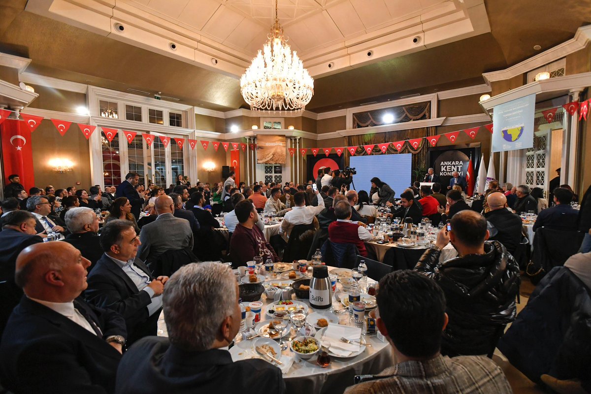 Ankara Kent Konseyi’nin ev sahipliğinde düzenlenen iftar programında turizm sektörü temsilcileri ve çalışanlarıyla bir araya geldik.

Ankara’nın turizmini geliştirmek ve kentimizin kalkınmasını sağlamak için iş birliklerimizi ve fikir alışverişlerimizi sürdüreceğiz.