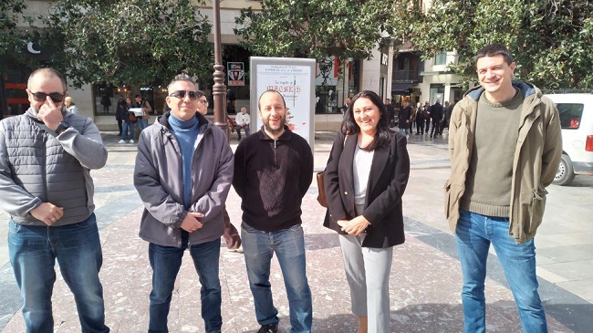 ➡️<a href="/granada_taxi/">Elite Taxi Granada</a>, <a href="/AleDuranGR/">Alejandra Durán.</a> y <a href="/Adelante_GR/">Adelante Andalucía - Granada</a> denuncian que la capital se salta la legalidad al reservar una "parada encubierta" para VTC en la Fiesta de la Primavera

El taxi ve "un atropello más" y recuerda a Carazo el decreto que aprobó siendo consejera👇
elindependientedegranada.es/ciudadania/eli…