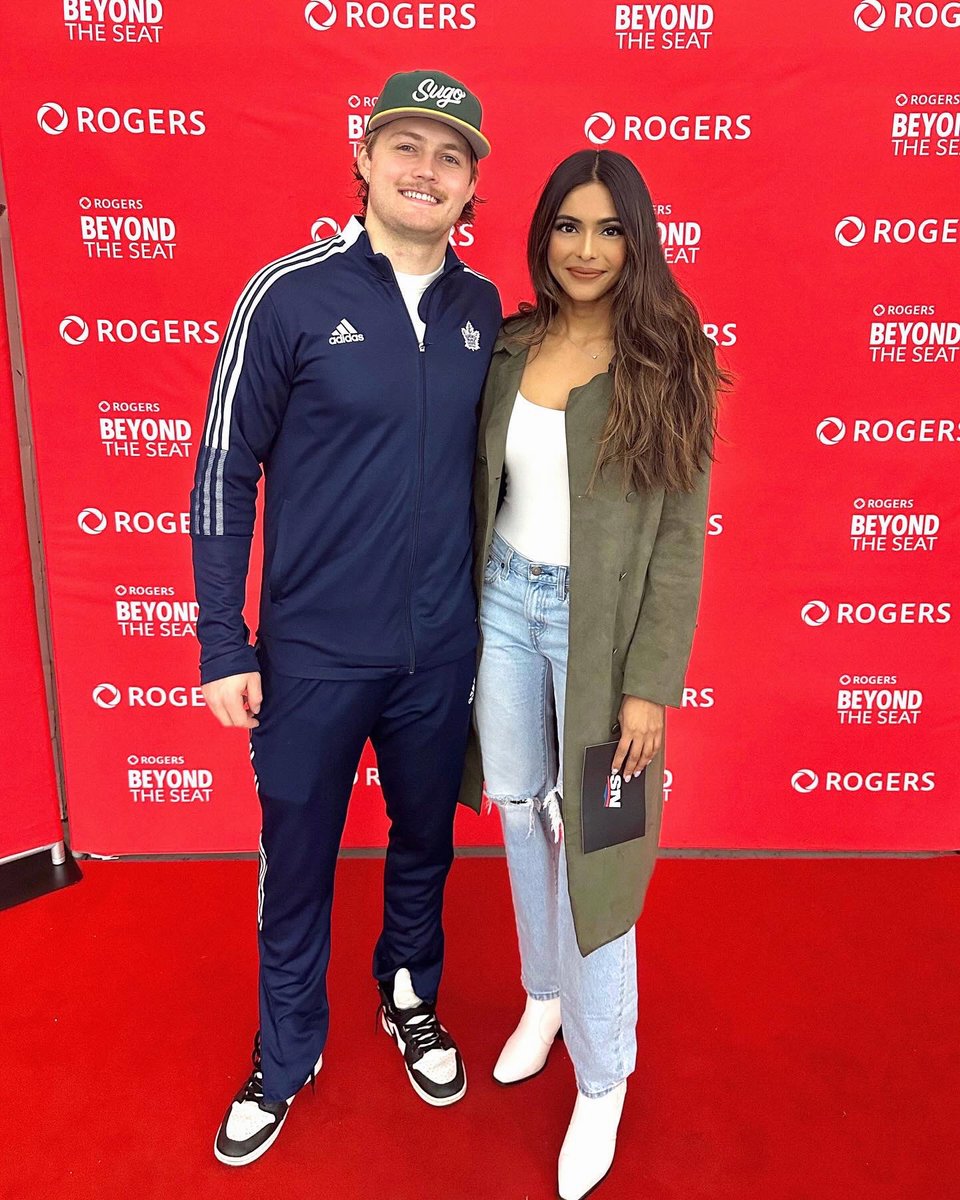 What a morning! Hosted a Q&A for @Rogers customers with Nylander, and got to watch @MapleLeafs practice, as part of the all-new Rogers #BeyondTheSeat program 👏 To learn more about Rogers Beyond The Seat, visit: rogers.com/beyondtheseat