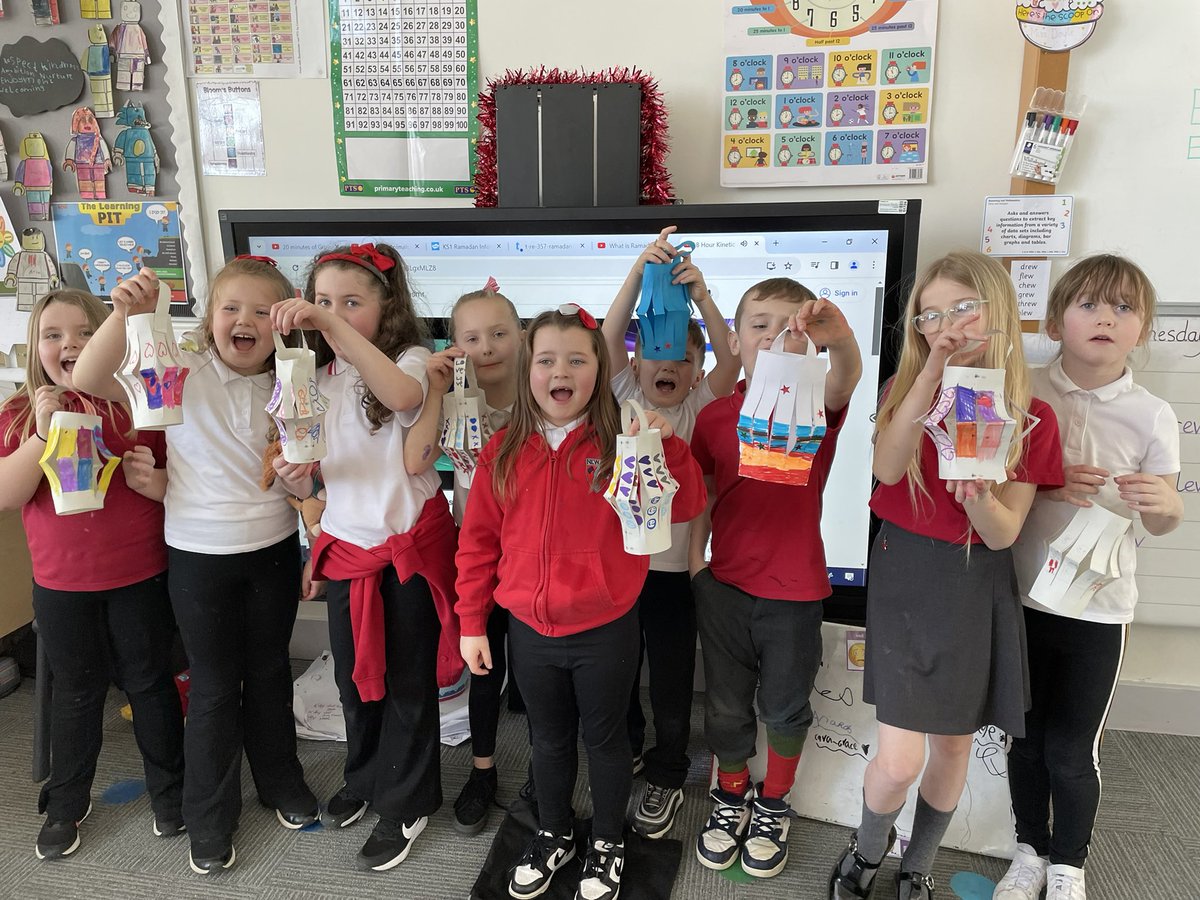 MMowberry96305's tweet photo. S’s new game of bunny tig in PE, showcasing our collection of jokes ready for Comic Relief and designing Ramadan lanterns. We also had a really busy hair salon in class this afternoon! #nurture #enjoyment https://t.co/a0p0Qy395c