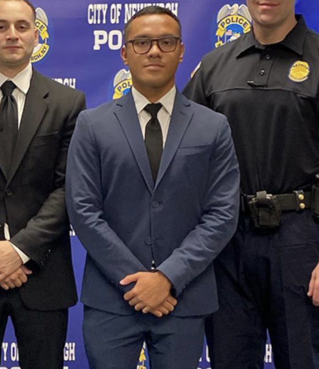 New York police officer, John Dizon, has pled guilty to raping an 11 year old girl.