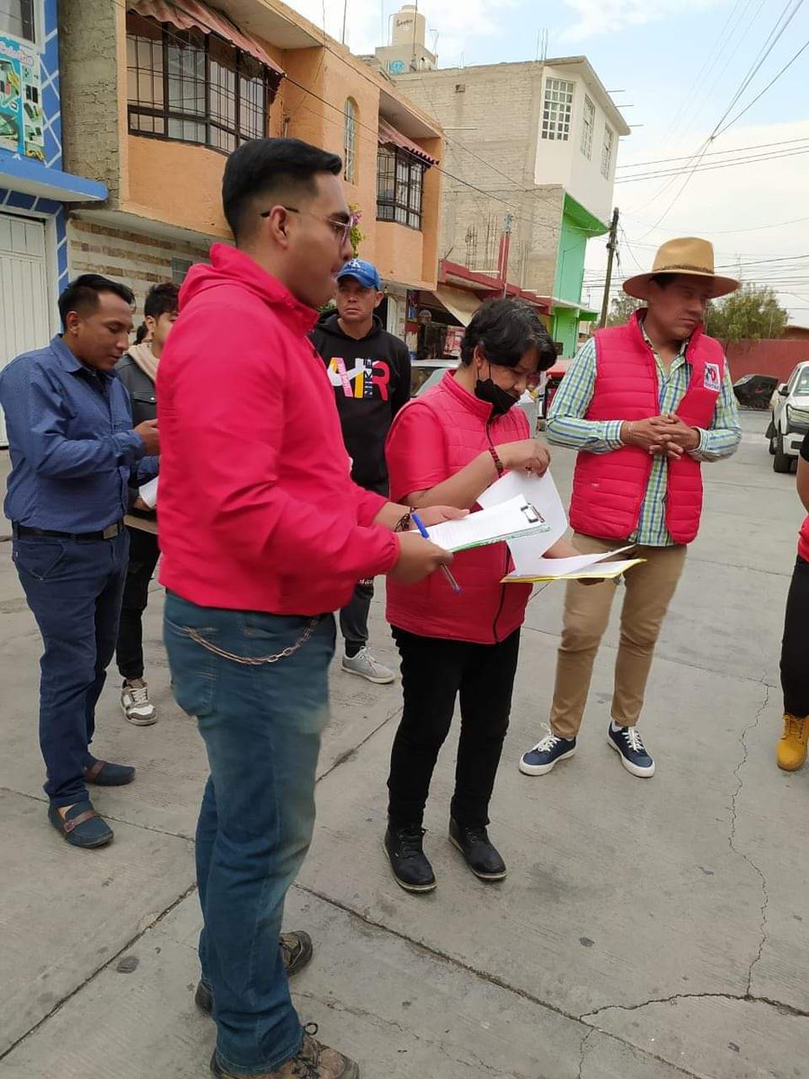 NestorYetlanezi's tweet photo. En nuestro recorrido por el Barrio Transportistas, escuche sus peticiones y necesidades, me he comprometido con su  seguridad.
¡Juntos, podemos lograr un Chimalhuacán más seguro para todos! 
#Seguridad
#LuminariaPública #Chimalhuacán
#NestorDiputado
#Distrito25 #ConFuerzaYCorazón https://t.co/NfTwCOaG2m