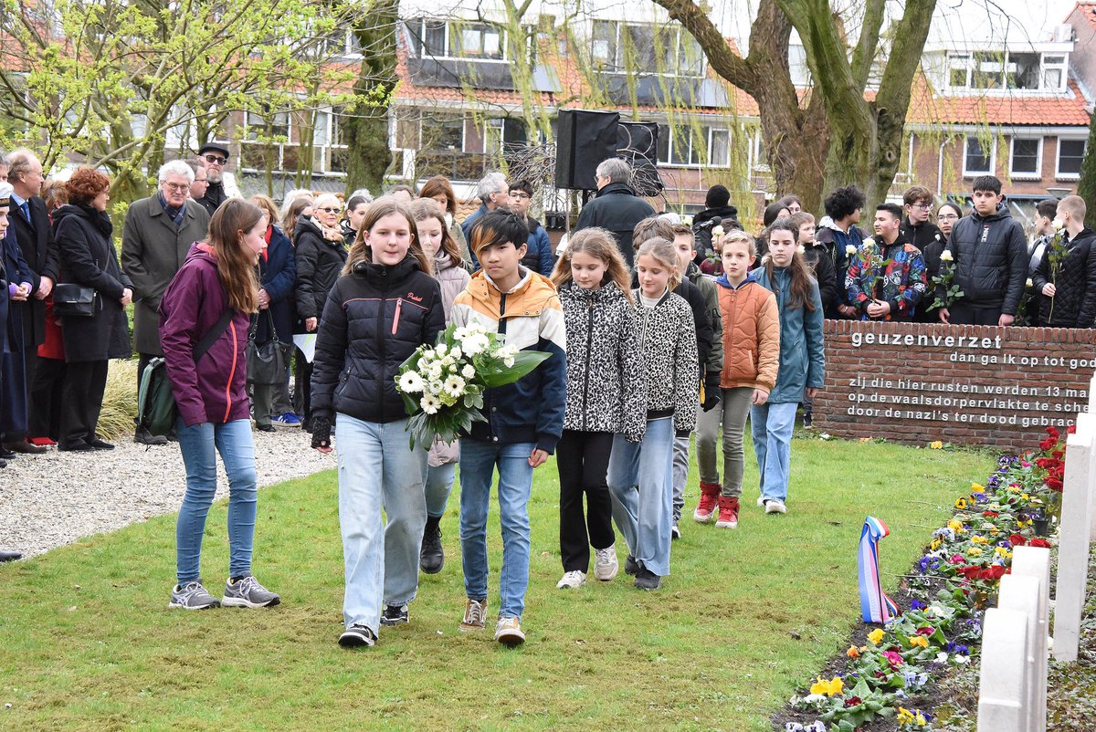 Vandaag was een bijzondere, indrukwekkende dag. Afghaanse activiste Laila Haidari ontving uit handen van Prinses Margriet der Nederlanden de Geuzenpenning. Ik heb diep respect haar. 

Foto’s Sander Schenkel