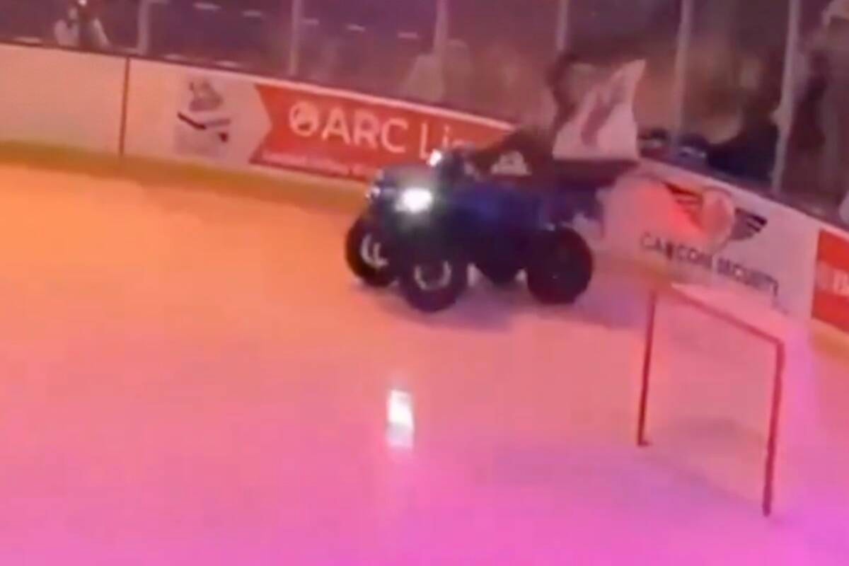 Kelowna Rockets’ mascot goes viral after quad crash on ice dlvr.it/T41vhC