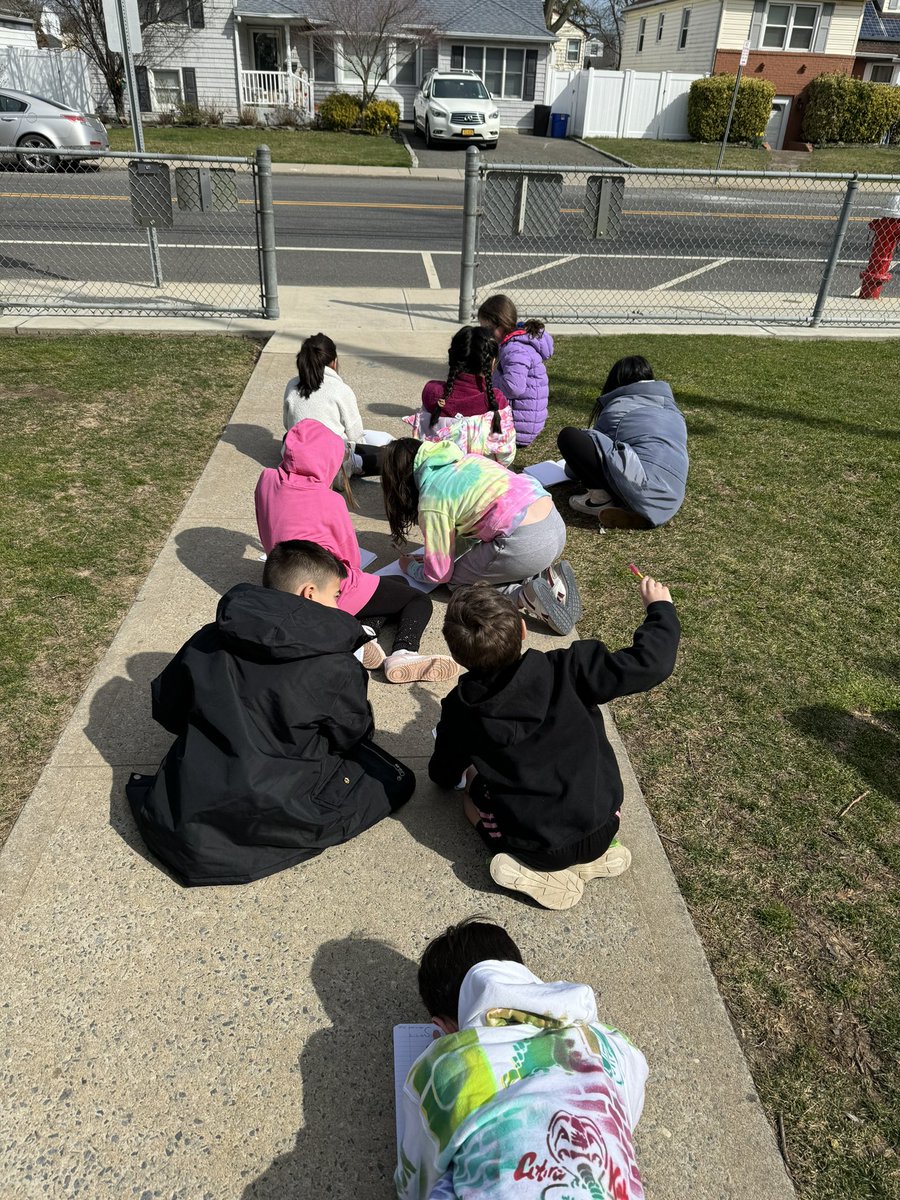 Sketching the shadow of the flagpole @OSchool4 at 2:30 PM. #wonderments