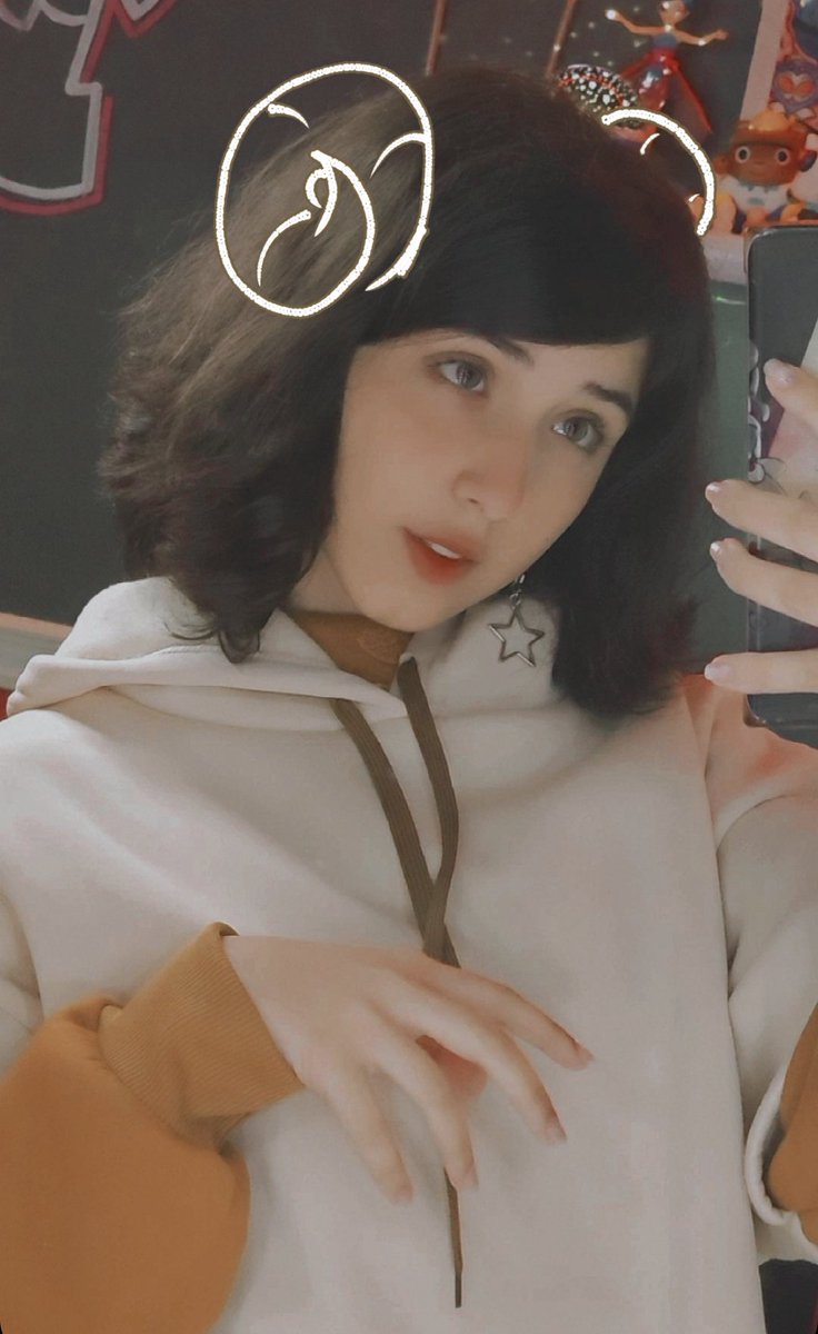 tododiafehdubs's tweet photo. ✰ Olá, Feh lovers! ✰

Sejam muito bem-vinde a "Todo Dia Feh Dubs", um perfil engraçadinho dedicado à @fehdubs. Aqui, postaremos fotos, prints, vídeos e memes TODO DIA sobre essa pessoa que tanto amamos. (Pronomes da adm: ela/dela 🏳️‍⚧️ Por favor, respeite). https://t.co/9jufhTe5VW